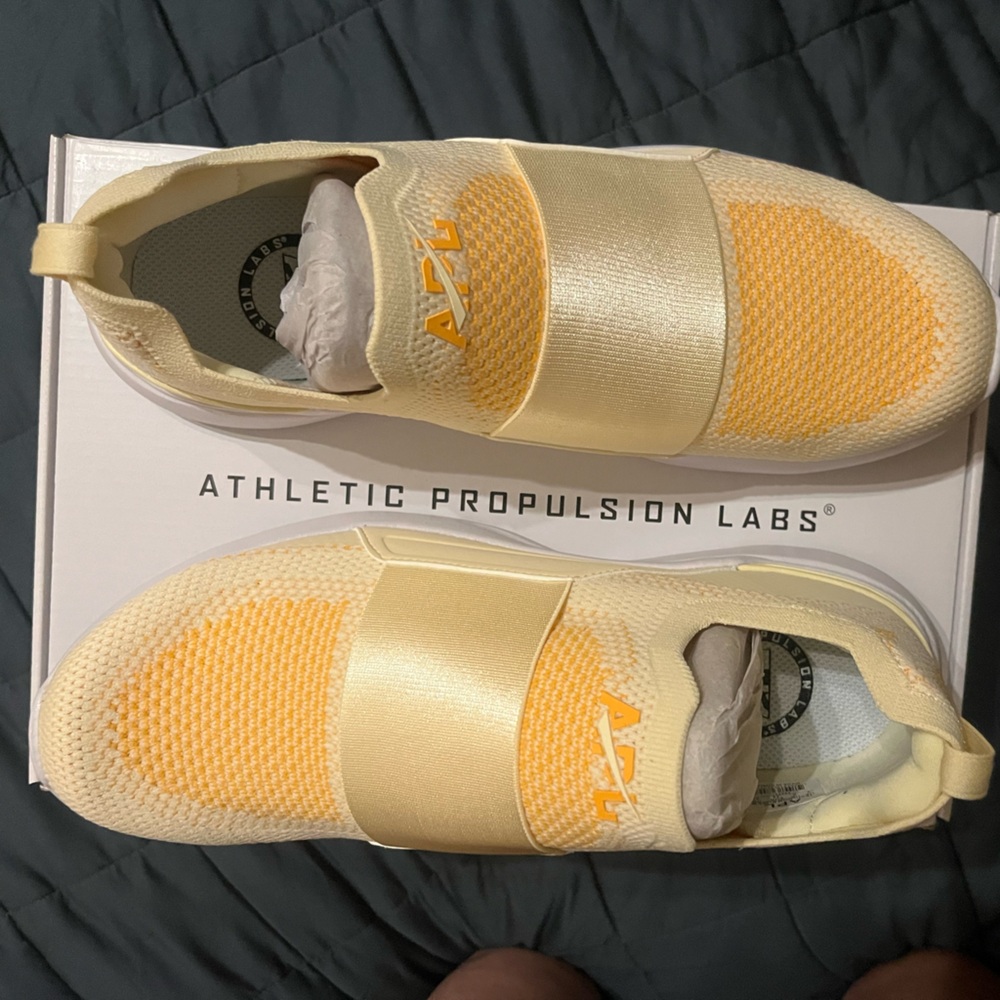 NIB m9/w10.5: $245 APL TechLoom Bliss Unisex Sneaker, Men's 9 or Women’s 10.5 🥭 - Picture 15 of 15
